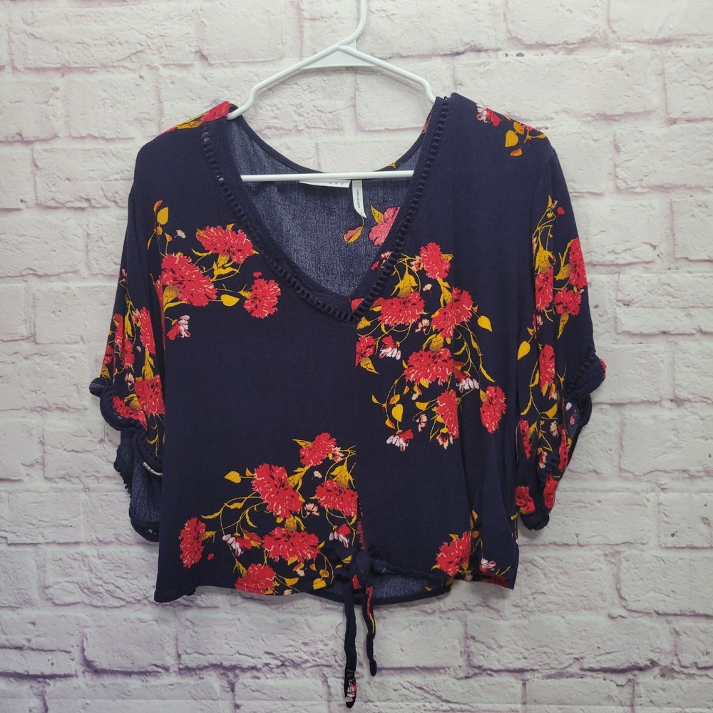 LUQ Navy Blue Floral Tie Front Peasant Blouse Sz S Cropped Flowy Boho‎ Summerwer